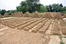 Stavebný materiál v podobe hranola, obyčajne z hliny: Su Nepalene Tehly U Nas Minulost Dom Z Tehly