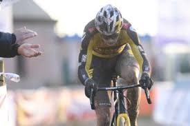 Fully recovered from his horrific 2019 tour crash, wout van aert is the most exciting bike racer in the world. Wout Van Aert Wint Bk Veldrijden Na Fenomenale Onemanshow De Standaard Mobile