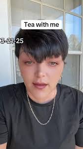 Christa Knox's Instagram, Twitter & Facebook