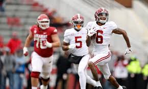 Devonta smith became the first wide receiver to win the heisman since desmond howard in 1991. Devonta Smith And Jaylen Waddle Not Expected To Participate In Pro Day