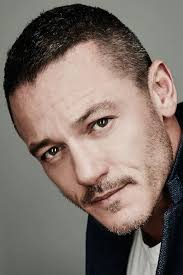 Luke Evans : sa biographie, filmographie, et quelques photos
