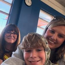 Loretta Whitlock's Instagram, Twitter & Facebook