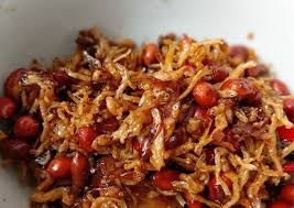 Tumis bawang putih, bawang merah dan cabe besar sampai harum. Penja Ikan Unik Yang Jadi Kuliner Khas Mandar Mediatani