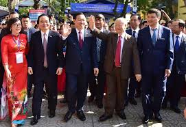Ông hiện đảm nhiệm các chức vụ tổng bí thư ban chấp hành trung ương đảng cộng sản việt nam; Tá»•ng Bi ThÆ° Chá»§ Tá»‹ch NÆ°á»›c Nguyá»…n Phu Trá»ng ThÄƒm TrÆ°á»ng XÆ°a Dá»‹p Ká»· Niá»‡m 70 NÄƒm Thanh Láº­p Bao NgÆ°á»i Lao Ä'á»™ng
