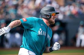 Mariners' Luke Raley aims 'to have more fun' after injury-riddled 2025 | The  Seattle Times