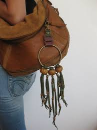 9 Ridiculous Tips Can Change Your Life Hand Bags With Price Hand Bags With Price Hand Bags Patterns Free Hand Bags Red Gucci Purs Diy Bag Leather Purse Charms