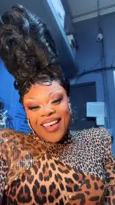 Murray & Peter Present