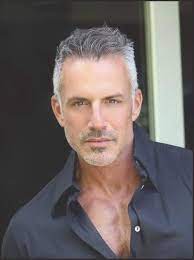 Einfach Altere Herren Frisuren Frisuren Fur Altere Manner Graue Haare Manner Herrenfrisuren