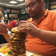 TORRE DI PISA 🍔🍟 Per i più affamati, sono disponibili i maxi hamburger  multi piano, come il "Torre di Pisa" (da sempre nostro marchio di  fabbrica), prenotabile sia a pranzo che a