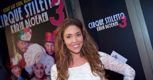 We did not find results for: Zangeres Hind Gaat Naar Amerika Show Ed Nl