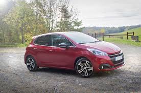 De moins en moins plébiscité, le diesel continue pourtant d'évoluer pour respecter les normes euro vi : Peugeot 208 Gt Line 1 6l 165 Ch 2016 Essai