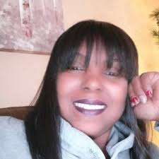 La icónica línea de ropa de Nelly, Apple Bottoms, que tomó el mundo de la  moda por la tormenta a principios de la década de 2000, está ahora al borde  de un