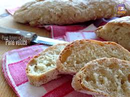 Inoltre, solo ed esclusivamente prendendosi il tempo che serve, il risultato sarà ottimo perché il pane necessita dei. Pane Veloce Fatto In Casa Pane Amore E Fantasia