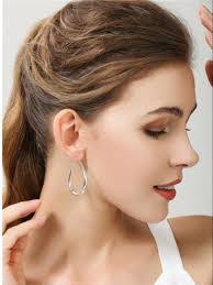 Erin Chisholm's Instagram, Twitter & Facebook