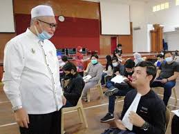 Mulai jun 2018, sinar harian edisi negeri telah berubah wajah, sekaligus menampailkan edisi baharu , edisi tengah ( selangor , kuala lumpur dan pahang darul makmur sinar harian juga mempunyai keunikan tersendiri apabila mempunyai segmen komik ringkas khas yang diberi nama ek eleh, selain. Edisi Page 73 Sinar Harian