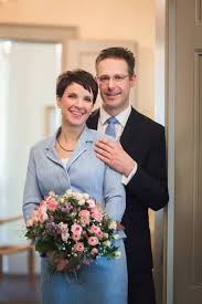 1 day ago · beatrix von storch ließ am montag ein foto von sich mit dem präsidenten verbreiten, auch ihr ehemann ist auf dem bild zu sehen. Fur Einen Moment Halten Wir Heute In Dr Frauke Petry