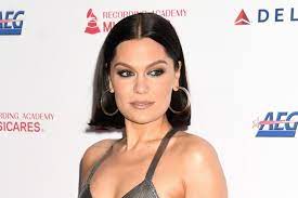 The one that sings really loud. Jessie J Sangerin Leidet Am Meniere Syndrom Gala De