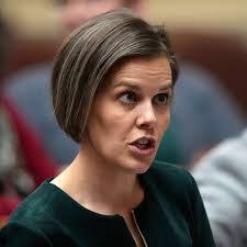 Lynne Pace's Instagram, Twitter & Facebook