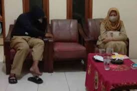 Berkas Perkara Dinyatakan Lengkap, Kasus PNS Bugil Bareng Simpanan di  Mojokerto Segera Disidang | Lentera Inspiratif