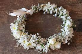 White Flower Crown Baby S Breath Daisies And White Spray Roses Www Thecrowncollective Co White Flower Crown Daisy Flower Crown Wedding Daisy Flower Crown