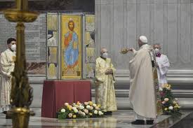 (religion catholique) à (ou pour) la ville de rome (en tant qui siège de l'église catholique romaine) et au monde entier : Qsg Z9brskypem