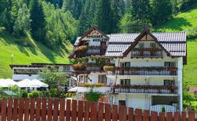 Va recomandam sa rezervati din timp camerele sau locul de cazare dorit. Cazare Pensiunea Nicoleta La Moeciu De Sus Brasov Transilvania Rucar Bran Moeciu