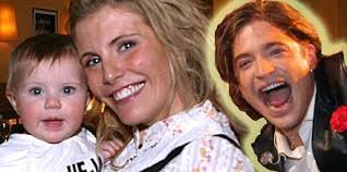 Ella och pappa Andreas partar på efterfesten