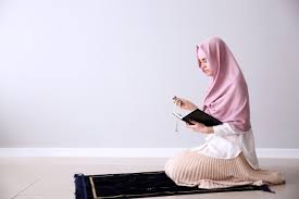 Bersilaturahmi dengan saudara, teman, dan kerabat bisa menambah pahala dan membuka pintu rezeki sesama umat. 5 Ibadah Yang Tetap Bisa Dilakukan Saat Haid Di Bulan Ramadhan Kumparan Com