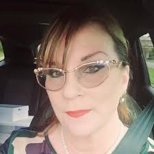 gullah geechee artform"...corey alston...american fifth generation  sweetgrass weaver..he shapes intricate patterns into contemporary  sculptural baskets...corey alston gullah sweetgrass  baskets....ladson..south carolina...born 1977...