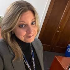 Ellen Hackett (@Ellen_Gerace)