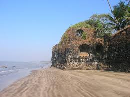 Revdanda Beach Fort | IndiaUnveiled