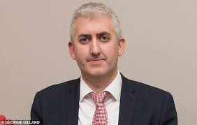 Black Friday FAKES: Learn how to avoid counterfeit goods