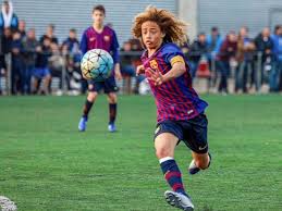 Xavi simons a surpris en quittant la masia dans laquelle il a grandit, pour rejoindre le… La Masia Xavi Simons Barcablog