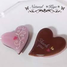 こんにちは ﾉ 今日はセリアで見つけた可愛いハートのシリコンチョコモールドを使ってレジンチョコ epoksi
