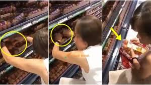 Saat mencampurkan merah dengan warna primer lain, tambahkan warna tersebut dalam jumlah sedikit saja untuk mencegah warna merah berubah terlalu jauh. Jijik Betul Perangai Macam Ni Video Wanita Bukak Bungkusan Telur Pilih Tukar Sebelum Bayar Kartel Dakwah