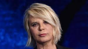 Uomini e Donne, il trono più breve di sempre: Chiara smascherata dall'ex