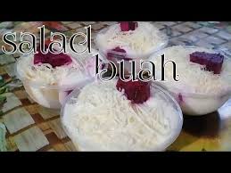 Potong buah belimbing dan anggur. Resep Salad Buah Tanpa Yogurt Youtube