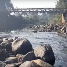 Jenazah abraham lunggana (h lulung) tiba di rumah duka usai dinyatakan meninggal dunia pada selasa (14/12/2021) pukul 13.00 wib. Lulung Waterfalls Odishatourisms