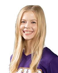 Chelsea Craven's Instagram, Twitter & Facebook