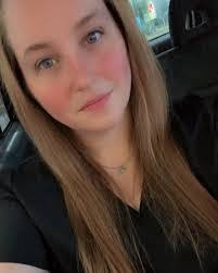 Avery Rivas's Instagram, Twitter & Facebook