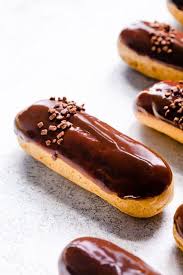 Eclairs Classiques A La Creme Patissiere A La Vanille Gateau Desserts Patisserie Facilesgateau En 2020 Avec Images Eclairs Recette Viennoiserie Patissiere