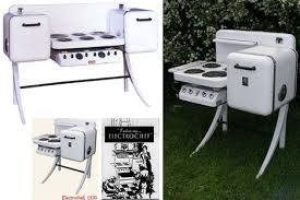 one vintage kitchen appliance set