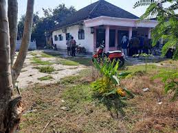 Sementara itu, kejagung mengaku proses penyelidikan tidak akan berhenti sampai di sini namun. Berita Pa Jombang Telah Meletakkan Sita Eksekusi Tanah Berikut Bangunan Di Atasnya Di Desa Ngumpul Kec Jogoroto Kab Jombang