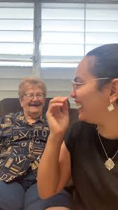 Le hice la broma de la beca a abuela 😂 Y todo esto fue lo que pasó.. Está  tremenda.