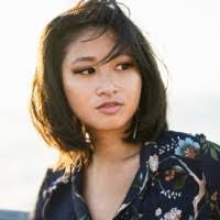 Andrea Hoey's Instagram, Twitter & Facebook