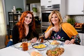 Find the best of trisha's southern kitchen from food network. Caylee Hammack Joins Fellow Georgian Trisha Yearwood On Trisha S Southern Kitchen This Weekend Red Light Management