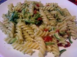 Pasta Con Zucchine Pomodorini E Pesto Ricette Pasta Con Zucchine Pasti Italiani