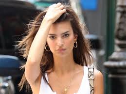 Underarm hair, as human body hair, normally starts to appear at the beginning of puberty, with growth usually completed by the end of the teenage years. Everyone S Talking About Emily Ratajkowski Growing Armpit Hair 2oceansvibe News South African And International News