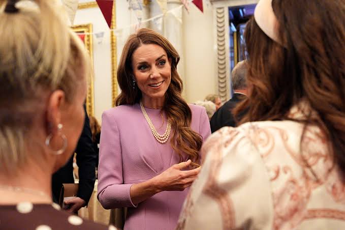 Kate Middleton Wears Queen Elizabeth's Pearl Jewelry on the Anniversary of  the Late Monarch's Birth