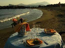 Pranzo in riva al mare. Ristorante In Riva Al Mare Foto Di Ristorante Lido Enea Campania Tripadvisor